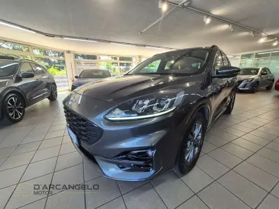 Usata Ford Kuga ST 120 CV (88 kW) 2022 Grigio SUV