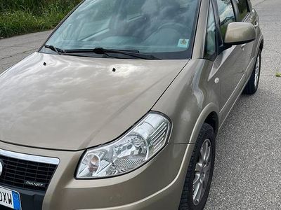 Usata Fiat Sedici 120 CV (88 kW) 2007 Marrone SUV