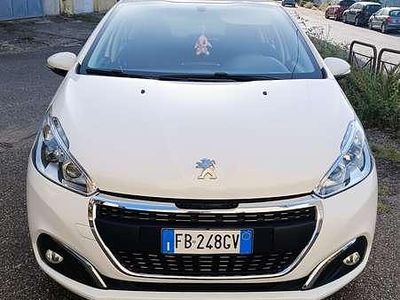 Usata Peugeot 208 Allure 75 CV (55 kW) 2015 Bianco Utilitaria