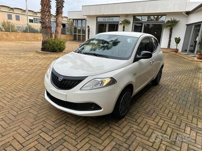 usata Lancia Ypsilon 1.0 firefly hybrid