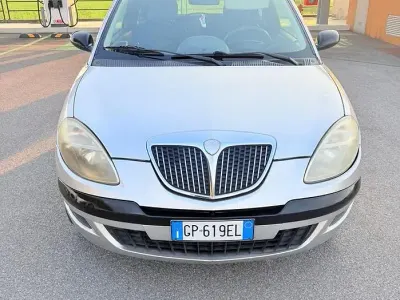 Usata Lancia Ypsilon 60 CV (44 kW) 2008 Grigio Utilitaria
