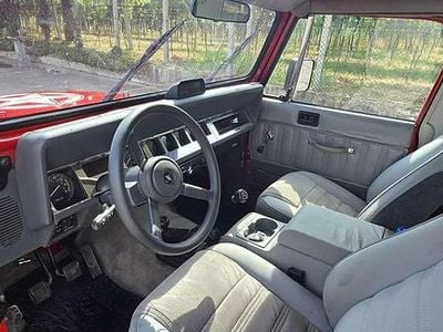 Usata Jeep Wrangler Laredo 103 CV (75 kW) 1991 Rosso SUV