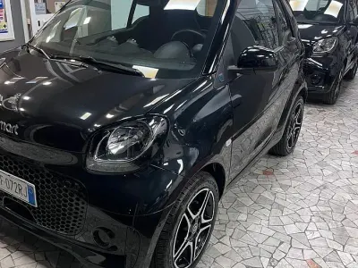 Usata Smart ForTwo Electric Drive 41 kW (56 CV) 2021 Nero Cabrio