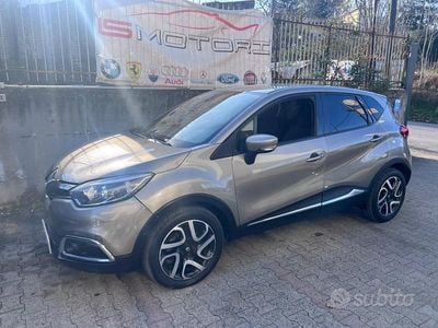 Usata Renault Captur 90 CV (66 kW) 2014 Grigio SUV