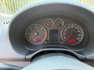 Usata Audi A3 140 CV (102 kW) 2005 Grigio Utilitaria