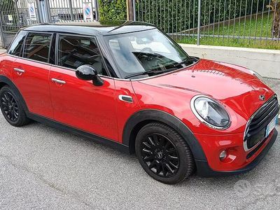Usata Mini Cooper D 2016 Rosso Utilitaria