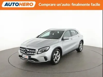 Usata Mercedes GLA180 122 CV (89 kW) 2019 Argento SUV