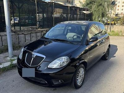 Begagnad Lancia Ypsilon 77 HK (56 kW) 2007 Svart Halvkombi