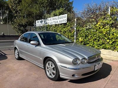 Usata Jaguar X-type Executive 196 CV (144 kW) 2005 Argento Berlina
