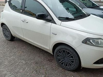 Usata Lancia Ypsilon 69 CV (50 kW) 2018 Bianco Utilitaria