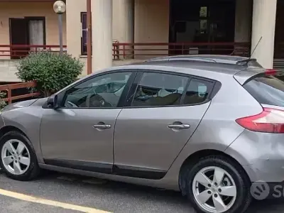 Usata Renault Mégane III 110 CV (80 kW) 2009 Grigio Berlina