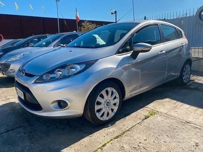 Usata Ford Fiesta 82 CV (60 kW) 2011 Grigio Berlina