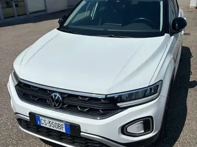 Usata VW T-Roc Sportline 116 CV (85 kW) 2024 Bianco SUV
