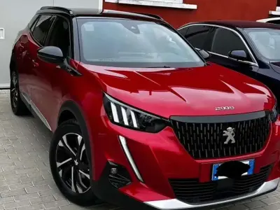 Usata Peugeot 2008 GT 110 CV (80 kW) 2022 Rosso SUV