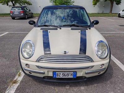 Usata Mini Cooper 116 CV (85 kW) 2002 Beige Utilitaria