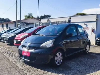 Usata Toyota Aygo Connect Style 68 CV (50 kW) 2012 Nero Utilitaria