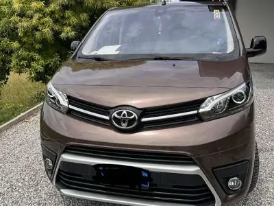 Usata Toyota Proace Edition 184 CV (135 kW) 2022 Marrone Monovolume