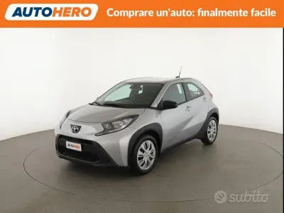 Begagnad Toyota Aygo X Active 72 HK (52 kW) 2023 Grå SUV