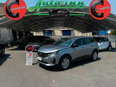 Usata Peugeot 3008 Active 131 CV (96 kW) 2022 Argento SUV
