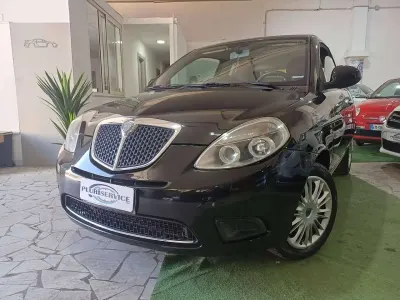 Usata Lancia Ypsilon 69 CV (50 kW) 2011 Nero Utilitaria