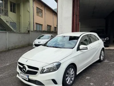 Usata Mercedes A180 Executive 109 CV (80 kW) 2016 Bianco Utilitaria