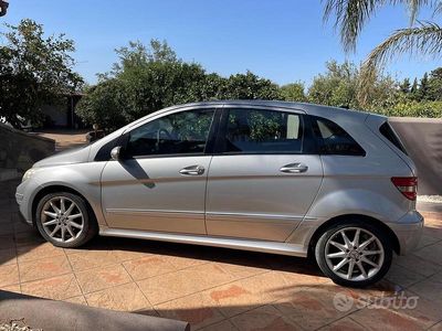 Usata Mercedes B200 2007 Grigio Monovolume