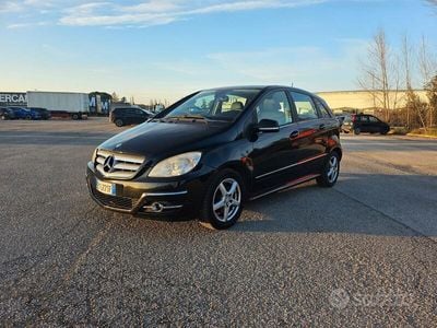 Mercedes B180