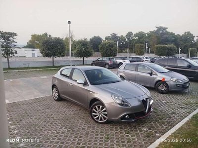 Usata Alfa Romeo Giulietta Distinctive 120 CV (88 kW) 2018 Grigio Utilitaria