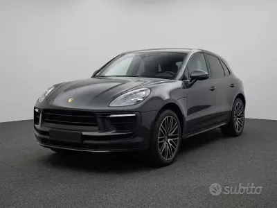 Usata Porsche Macan Sport 265 CV (194 kW) 2023 Grigio SUV