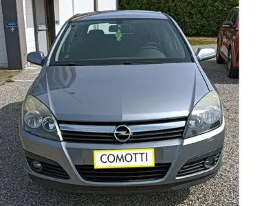 Usata Opel Astra Enjoy 105 CV (77 kW) 2006 Grigio Berlina