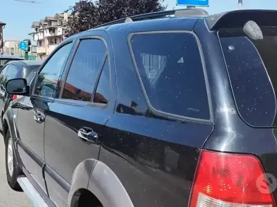 Second-hand Kia Sorento 140 CP (102 kW) 2005 Negru SUV