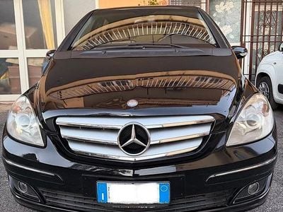 Begagnad Mercedes B200 136 HK (100 kW) 2007 Svart Minibuss