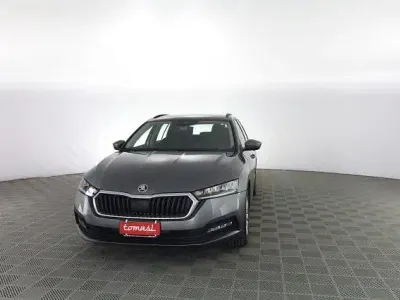 Usata Skoda Octavia Executive 116 CV (85 kW) 2023 Grigio graphite Station wagon