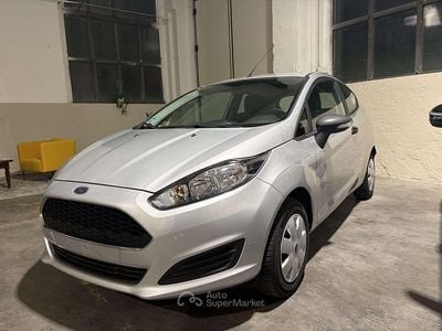 Usata Ford Fiesta Business Edition 60 CV (44 kW) 2016 Argento Berlina