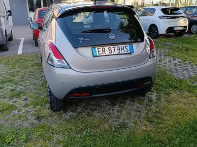 Usata Lancia Ypsilon Gold 69 CV (50 kW) 2013 Utilitaria
