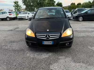 Käytetty Mercedes A150 Classic 95 HP (69 kW) 2008 Musta Sedan