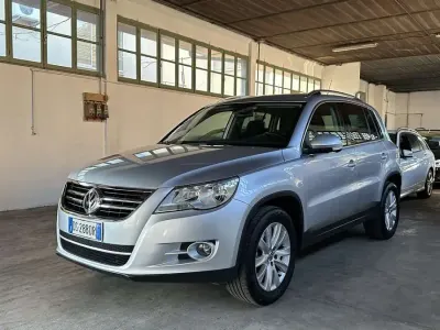 Usata VW Tiguan Sport 150 CV (110 kW) 2008 Grigio chiaro SUV