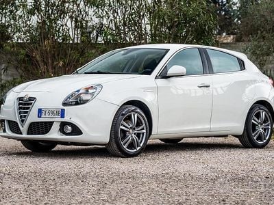 Usata Alfa Romeo Giulietta Distinctive 120 CV (88 kW) 2014 Bianco Utilitaria