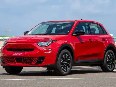 Nuova Fiat 600 Pop 101 CV (74 kW) 2026 Arancione SUV
