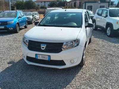 Usata Dacia Sandero Lauréate 73 CV (53 kW) 2016 Bianco Berlina