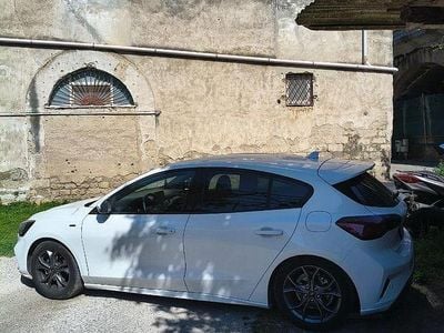 Usata Ford Focus 120 CV (88 kW) 2019 Bianco Berlina