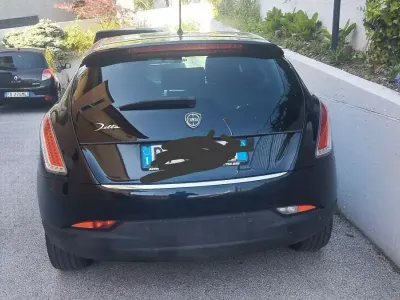 Usata Lancia Delta 165 CV (121 kW) 2009 Nero Utilitaria