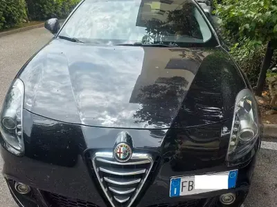 Usata Alfa Romeo Giulietta Distinctive 120 CV (88 kW) 2016 Nero Utilitaria