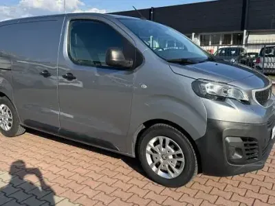 Begagnad Peugeot Expert Premium 102 HK (75 kW) 2020 Van
