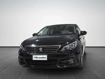 Usado Peugeot 308 Allure 131 CV (96 kW) 2021 Negro Berlina