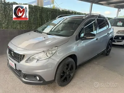 Usata Peugeot 2008 Active 99 CV (72 kW) 2016 Grigio SUV