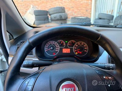 Usata Fiat Grande Punto 75 CV (55 kW) 2011 Utilitaria