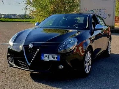 Usata Alfa Romeo Giulietta Super 120 CV (88 kW) 2018 Nero Utilitaria