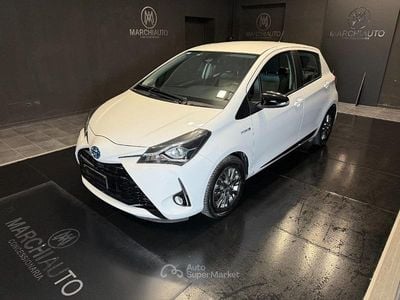 Usata Toyota Yaris Hybrid Active 73 CV (53 kW) 2017 Bianco Berlina