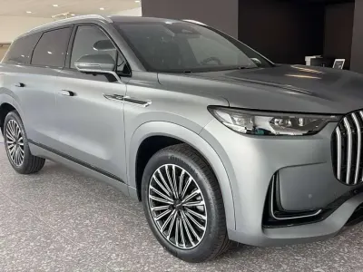 Nuova Jaecoo 8 143 CV (105 kW) 2026 Kaki white SUV